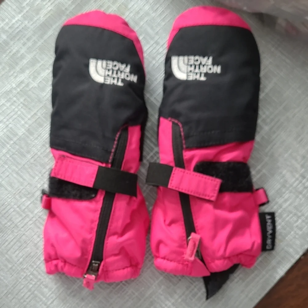 North Face 2t Mittens